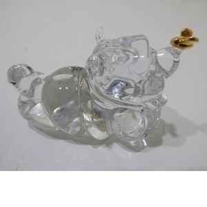 Winnie the Pooh crystal with gold bumblebee